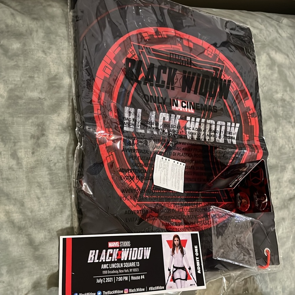 Black Widow bundle: Ticket, 27x40 Movie poster, napsack & button pins Scarlett